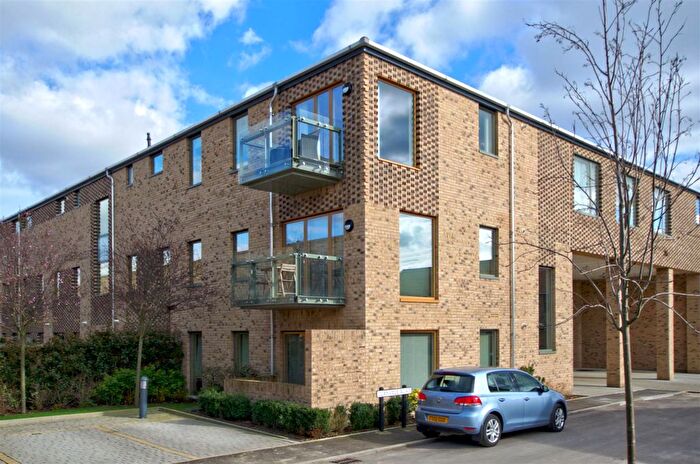2 Bedroom Flat To Rent In Addenbrookes Road, Trumpington, Cambridge, CB2