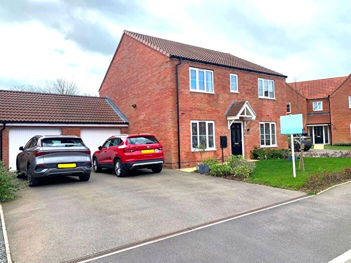 4 Bedroom Detached House For Sale In Field Avenue, Saxilby, Lincoln, LN1