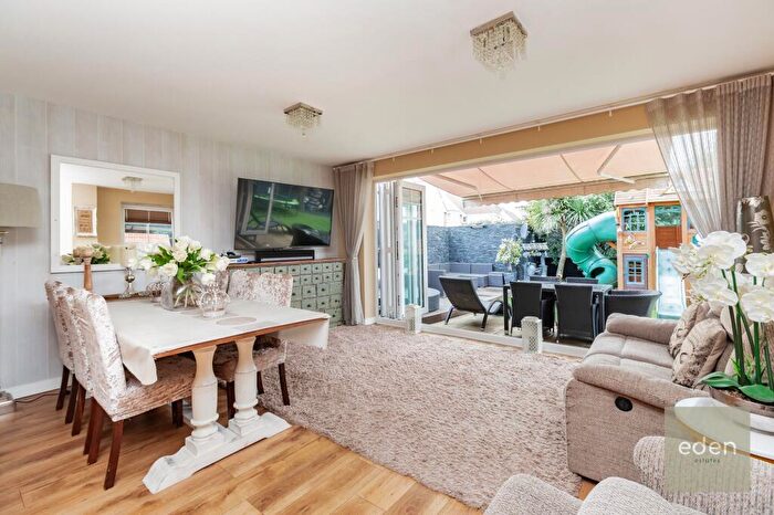 5 Bedroom Detached House For Sale In Whitby Close, Snodland, ME6