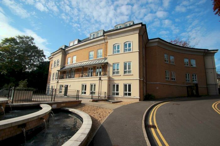 2 Bedroom Apartment To Rent In Woking, GU22