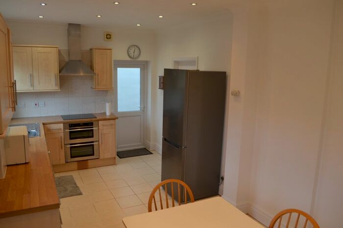 5 Bedroom Detached House To Rent In Greyhound Hill, London, NW4