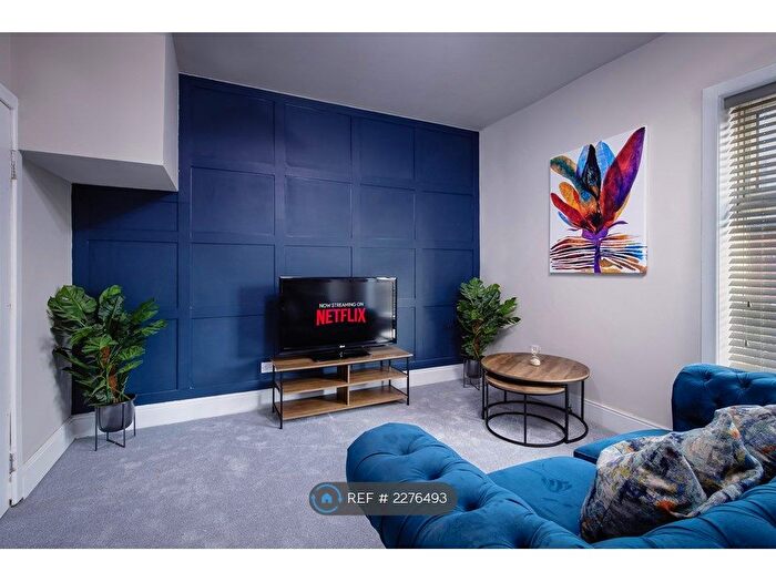 2 Bedroom Flat To Rent In Hornbeam Road, Manchester, M19