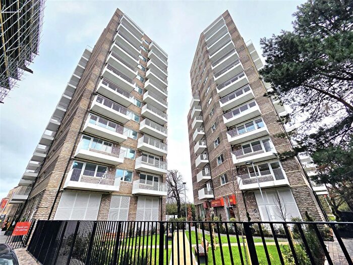 2 Bedroom Flat To Rent In Market Place, Southall, UB1