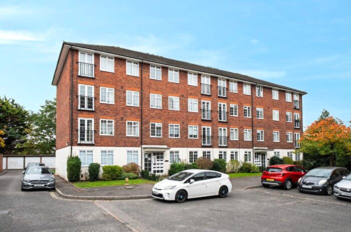 2 Bedroom Flat For Sale In St Peters Way, Ealing, W5