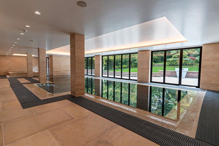 9 Bedroom Detached House To Rent In Courtenay Avenue, N6