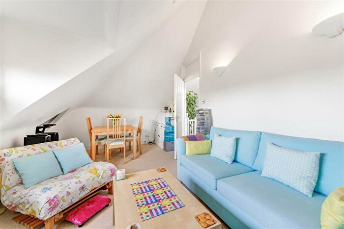 1 Bedroom Flat For Sale In Dartmouth Road, NW2