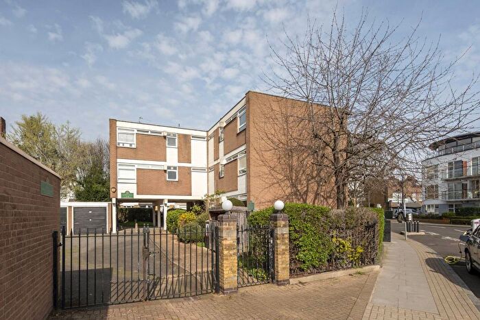 3 Bedroom Flat To Rent In Lacy Road, West Putney, London, SW15