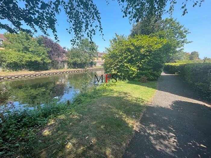 1 Bedroom Flat For Sale In Burket Close, Southall, UB2