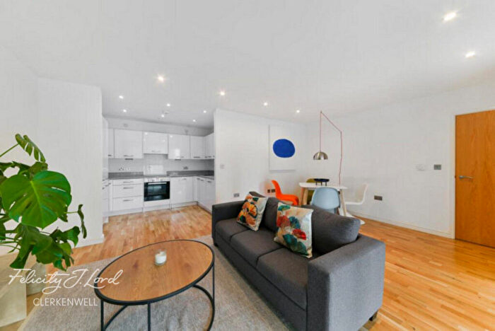 2 Bedroom Apartment To Rent In Tabernacle Gardens, London, E2