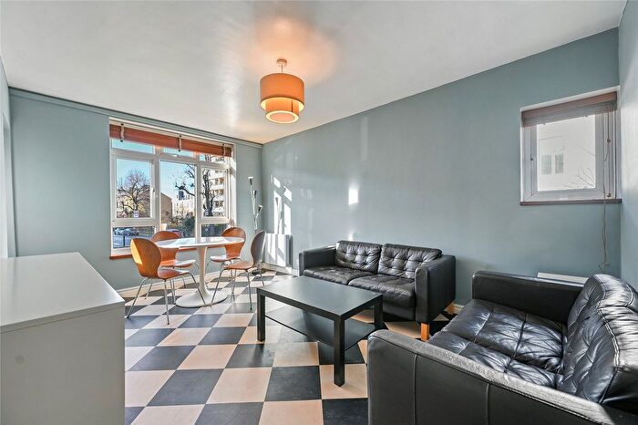 2 Bedroom Flat To Rent In Charcroft Court, Minford Gardens, Brook Green, London, W14