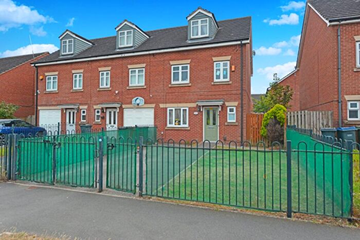 4 Bedroom Terraced House For Sale In Burnham Avenue, Bierley, Bradford, BD4