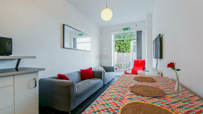 7 Bedroom Terraced House To Rent In St. Edwards Road, Selly Oak - Student Property, B29