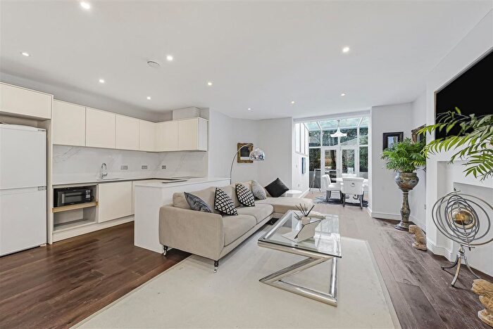 1 Bedroom Flat For Sale In Elgin Avenue, London, W9