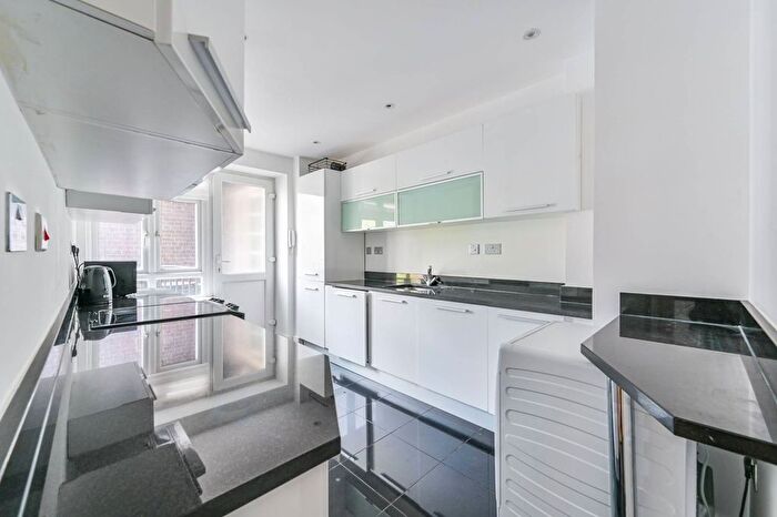 4 Bedroom Flat To Rent In Portsea Place, Hyde Park Estate, London, W2