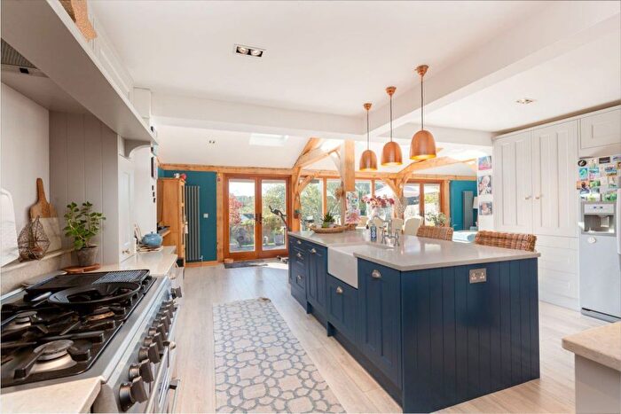 4 Bedroom Detached House To Rent In Gun Back Lane, Horsmonden, TN12