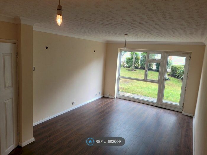 2 Bedroom Maisonette To Rent In Lewins Road, Epsom, KT18