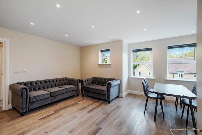 2 Bedroom Flat To Rent In Egham Hill, Egham, TW20