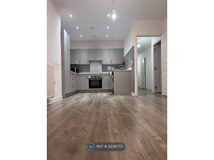 2 Bedroom Flat To Rent In Perkin Court, Wallington, SM6