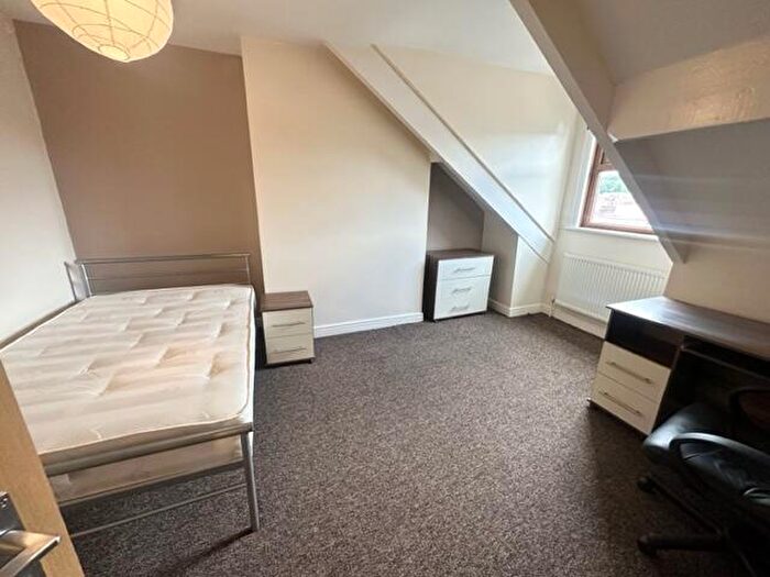 5 Bedroom Terraced House To Rent In Wrangthorn Terrace, Hyde Park, Leeds, LS6