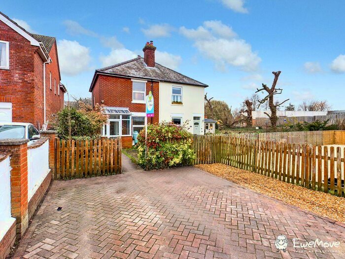 Houses to rent in Churchfields Road, SP2, Wiltshire