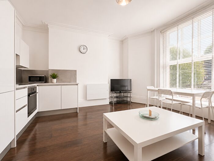 2 Bedroom Flat To Rent In Kings Road, Reading, RG1