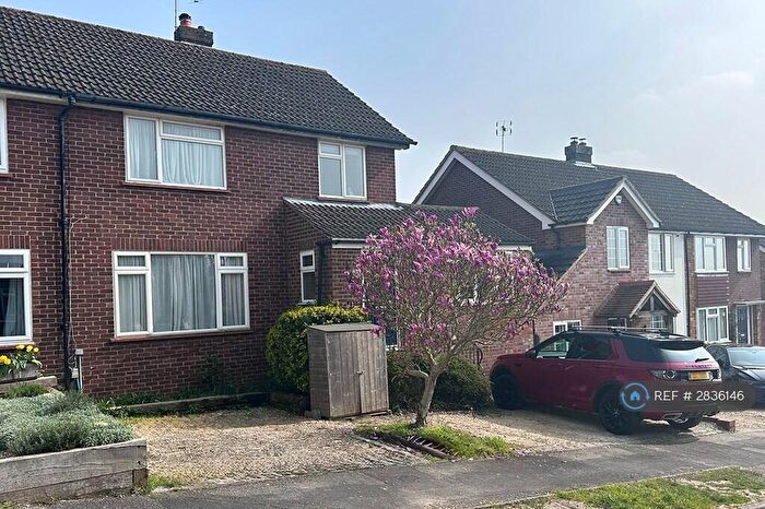 4 Bedroom Semi-Detached House To Rent In Laburnum Close, Marlow, SL7