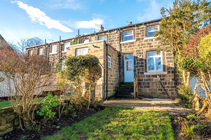 2 Bedroom End Terrace House For Sale In New Adel Lane, Leeds, LS16