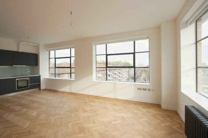 3 Bedroom Apartment To Rent In East Road, Shoreditch, London, N1