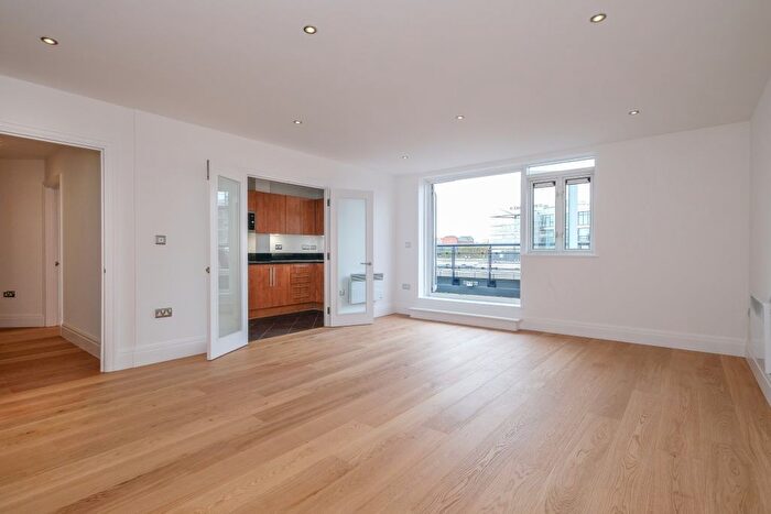 2 Bedroom Flat To Rent In Royal Quarter, Seven Kings Way, Kingston Upon Thames, KT2