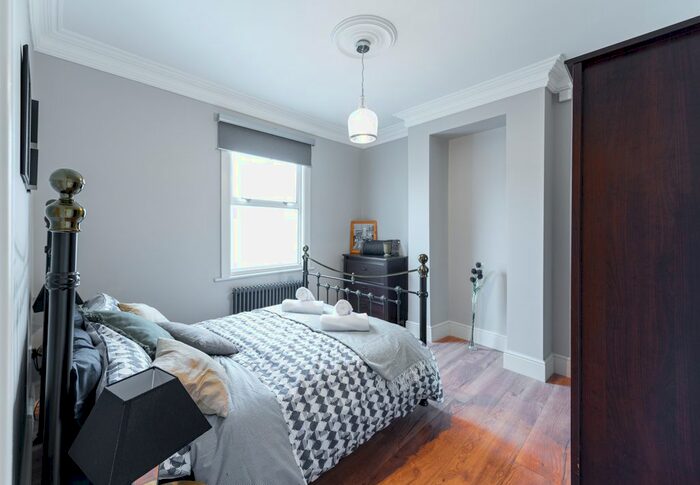 3 Bedroom Semi-Detached House To Rent In Ormiston Road, London, SE10