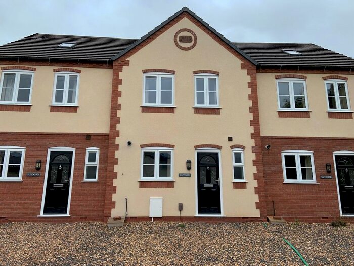 4 Bedroom Terraced House To Rent In Tan Bank, Newport, TF10
