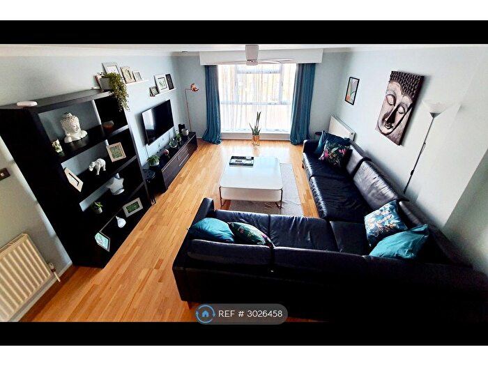 3 Bedroom Terraced House To Rent In Goldstone Lane, Hove, BN3