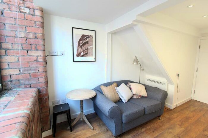 1 Bedroom Flat To Rent In Crispin Lofts, New York Road, Leeds, West Yorkshire, LS2