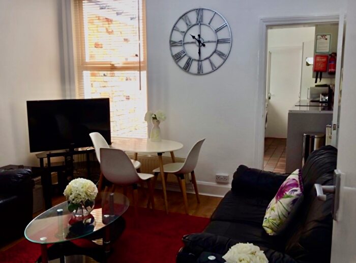 5 Bedroom House To Rent In Hubert Road, B29