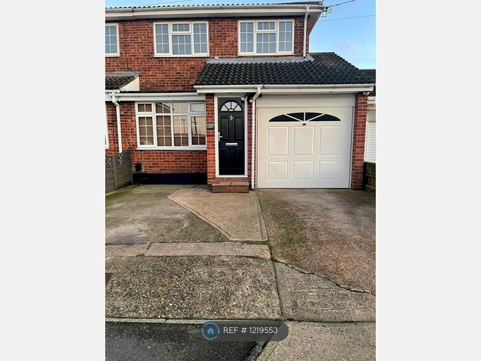 3 Bedroom Semi-Detached House To Rent In Church Parade, Canvey Island SS8