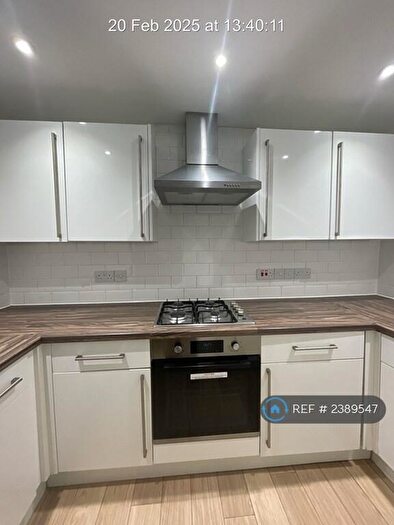 2 Bedroom Flat To Rent In Fountain Mill, Bristol, BS5