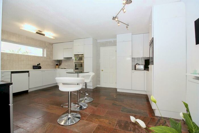 4 Bedroom Detached House For Sale In Penygroes, Groesfaen, Pontyclun, CF72