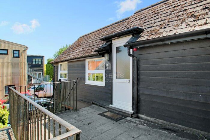 1 Bedroom Flat To Rent In High Street, Kelvedon, Essex, CO5