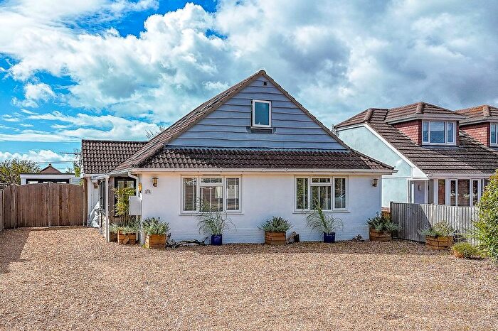 4 Bedroom Chalet For Sale In Wavendon Avenue, Barton On Sea, New Milton, BH25