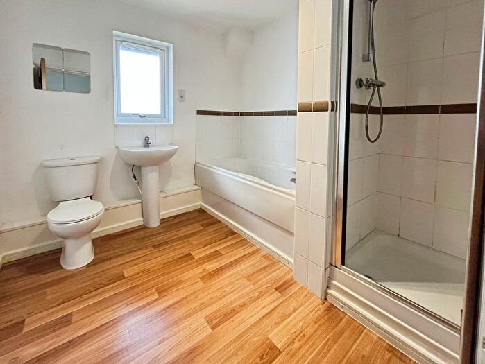 1 Bedroom Flat For Sale In Cavendish Road, West Didsbury, Manchester, M20