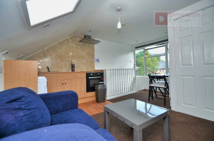 Studio To Rent In Elm Park Road, London, E10