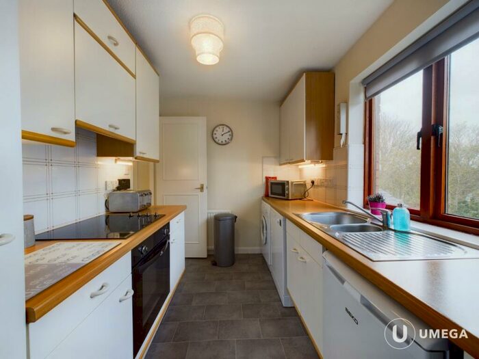 2 Bedroom Flat To Rent In Wester Coates Gardens, Roseburn, Edinburgh, EH12