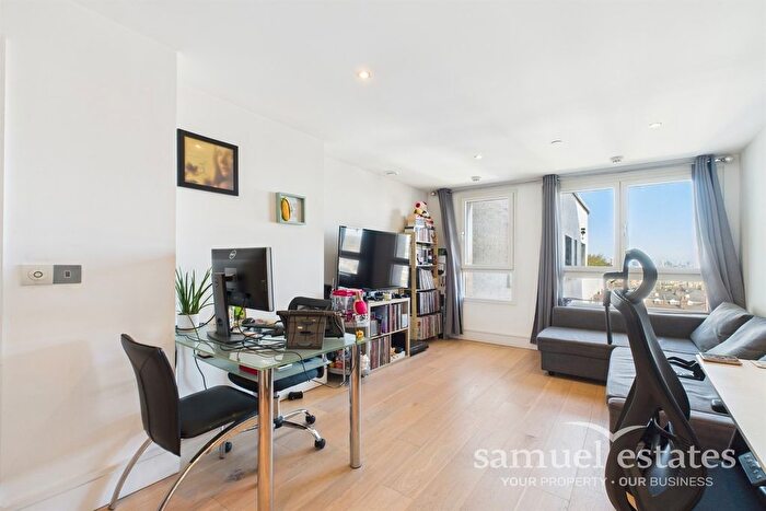 1 Bedroom Flat To Rent In The Library Building, St Lukes Avenue, Clapham Common, SW4
