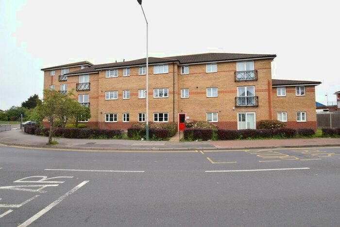 2 Bedroom Apartment To Rent In Burnside Court, - South Street, Romford, RM1