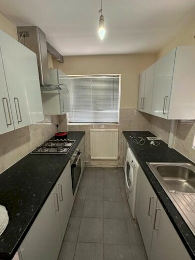 4 Bedroom Semi-Detached House To Rent In Princess Road, Withington, Manchester, M20