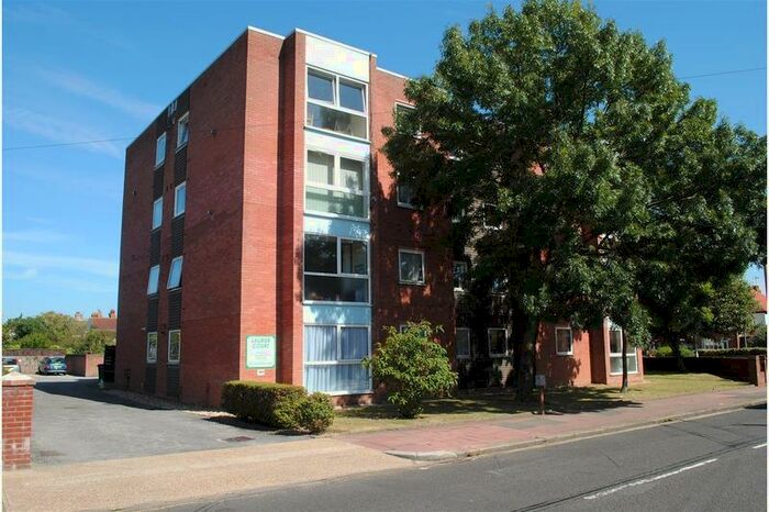 2 Bedroom Flat To Rent In Laurier Court, Northcourt Road, BN14