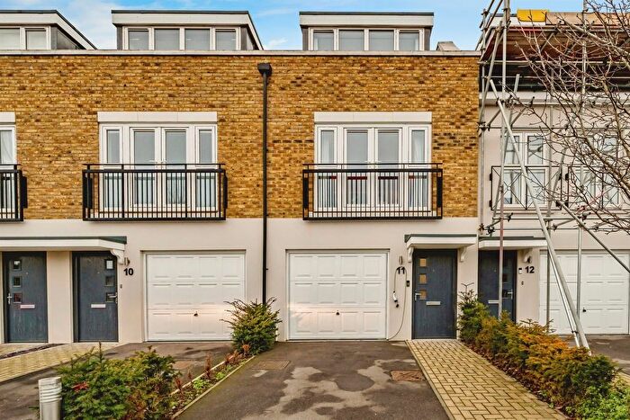 3 Bedroom Property For Sale In Stomp Road, Burnham, Slough, SL1