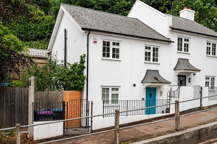 2 Bedroom Semi-Detached House For Sale In Port Hill, Hertford, SG14