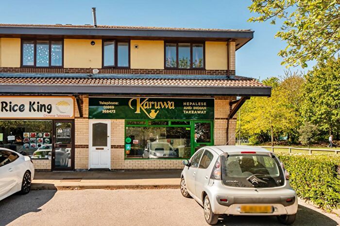 2 Bedroom Flat For Sale In Southwold, Bicester, Oxfordshire, OX26