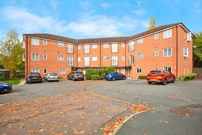 2 Bedroom Flat For Sale In Austwick Close, Leicester, Leicestershire, LE4